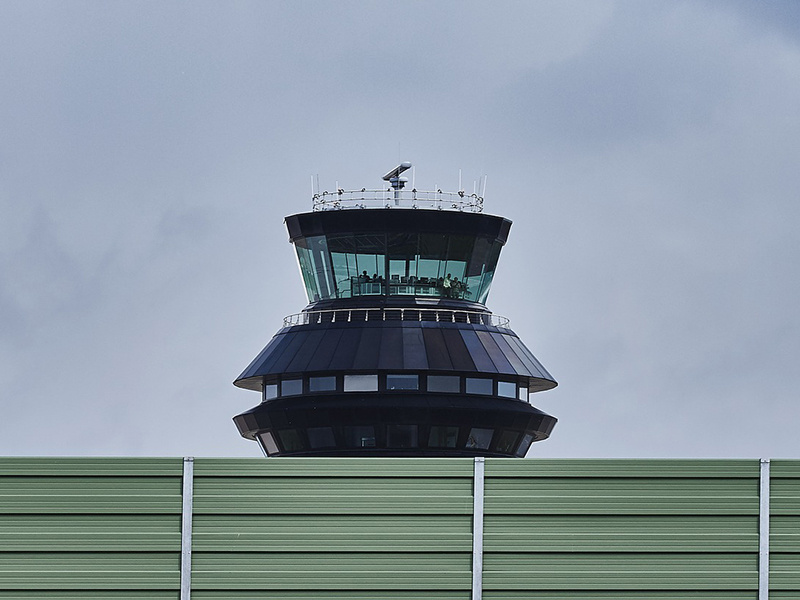 Want To Be An Air Traffic Controller? Here's What You Need To Do