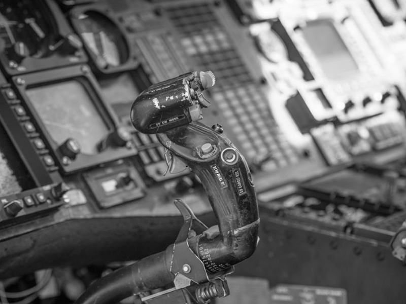 Aircraft Control: Stick Or Yoke? Why Is It Important To Master Both?