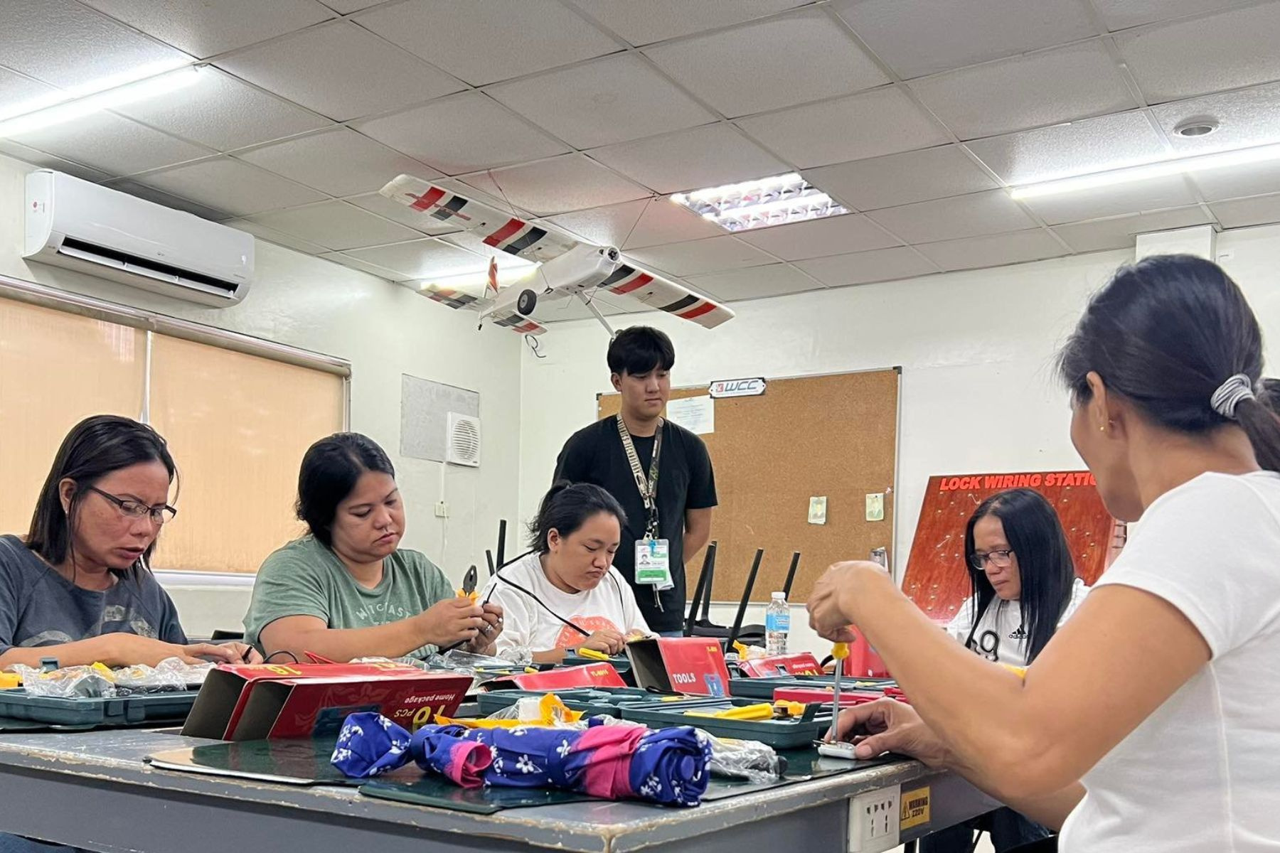 Ilaw ng Tahanan: A Training On Repairing Faulty Electrical Wirings for Mothers
